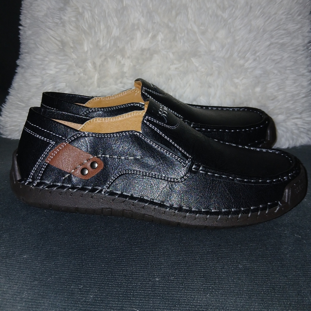 Amazon Men's Black and Brown Slip-On Loafers